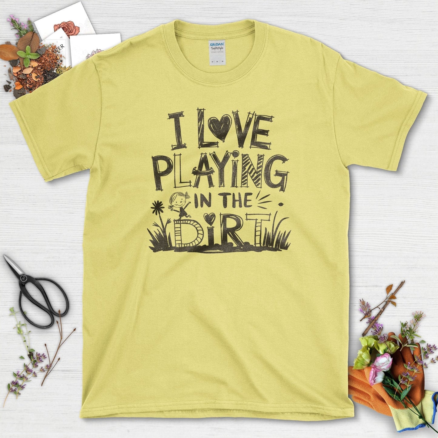 Loves to Play in Dirt T-Shirt Cornsilk / S T-Shirt
