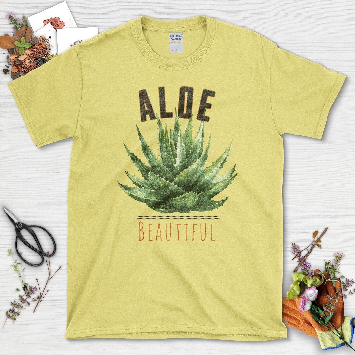 Aloe Beautiful Artistic Garden Plant Graphic T-Shirt Cornsilk / S T-Shirt