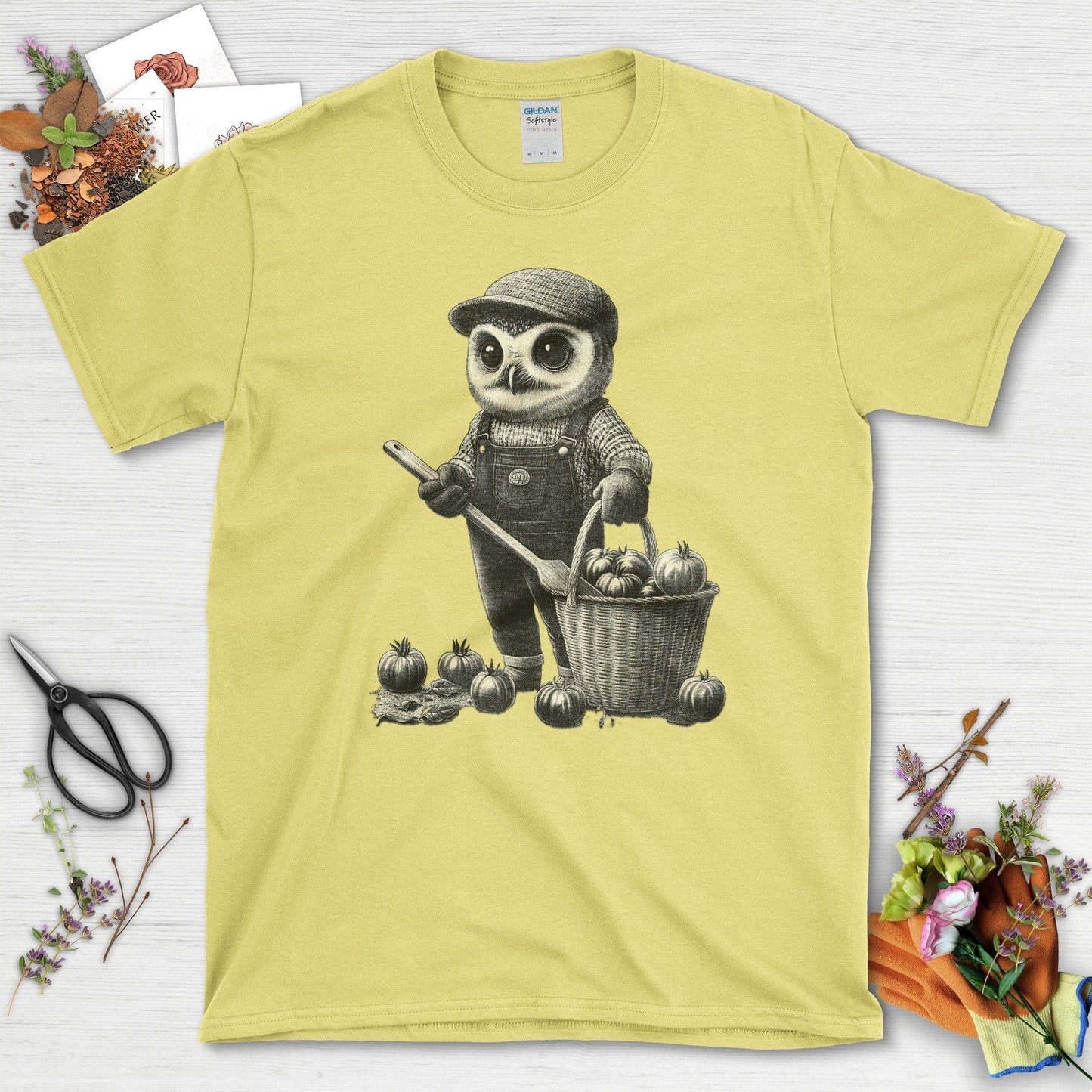 Barn Owl Gardener T-Shirt Cornsilk / S T-Shirt