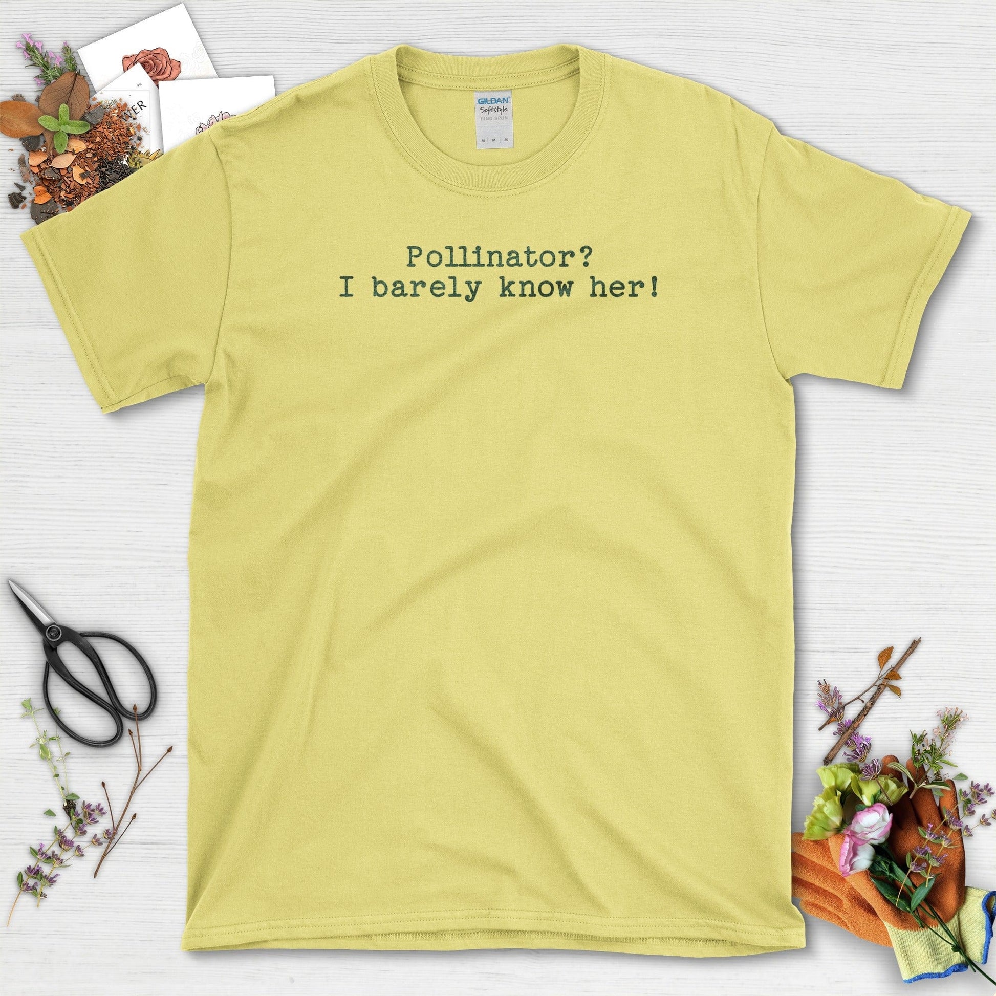 Pollinator I Barely Know Her T-Shirt Cornsilk / S T-Shirt