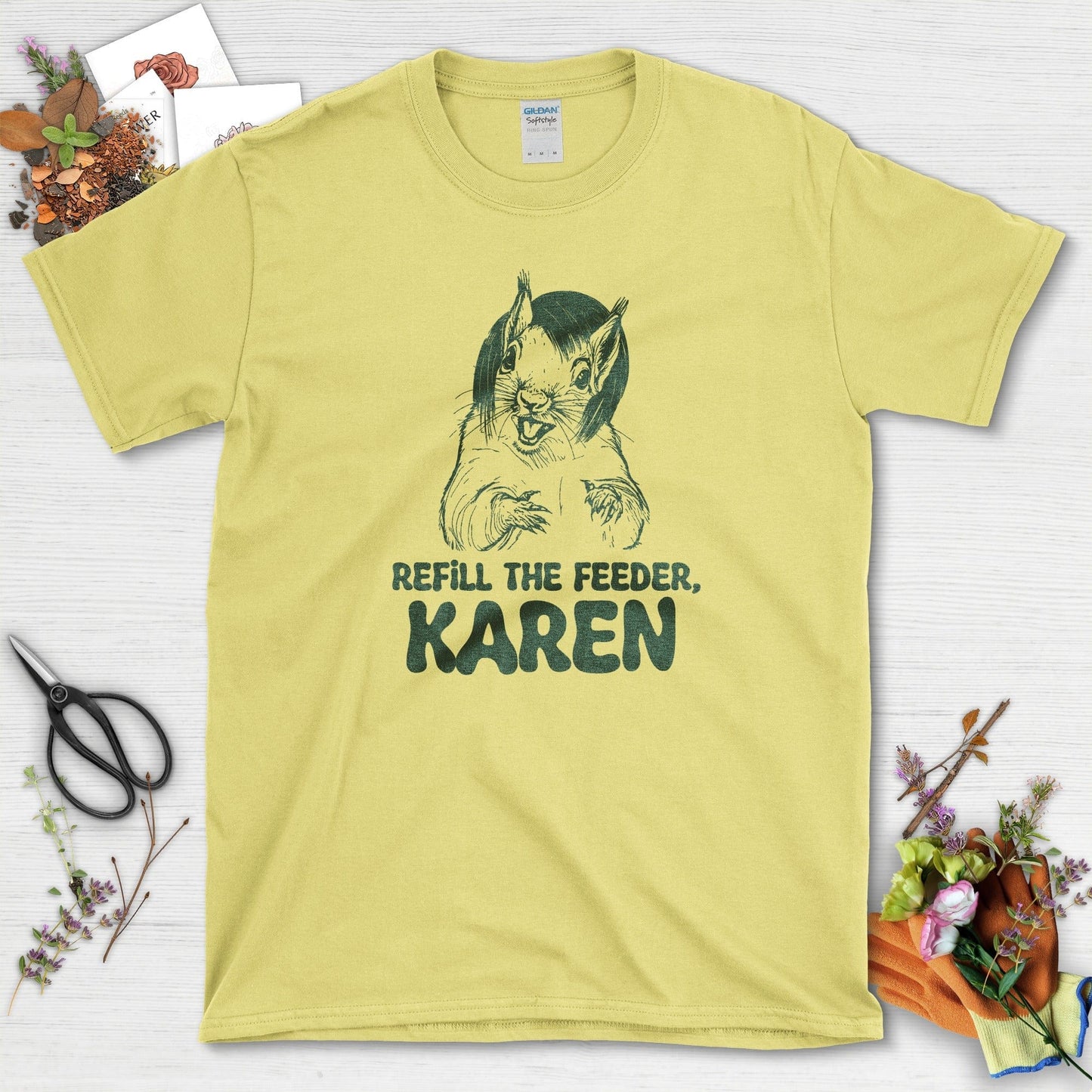 Refill Feeder Karen Squirrel T-Shirt Cornsilk / S T-Shirt