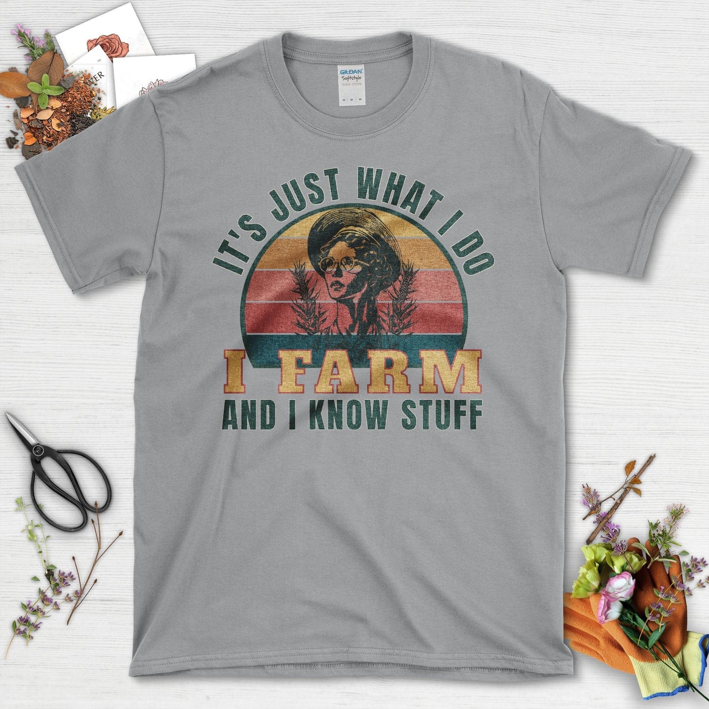 Vintage Lady Farmer I Farm and I Know Stuff T-Shirt Sport Grey / S T-Shirt