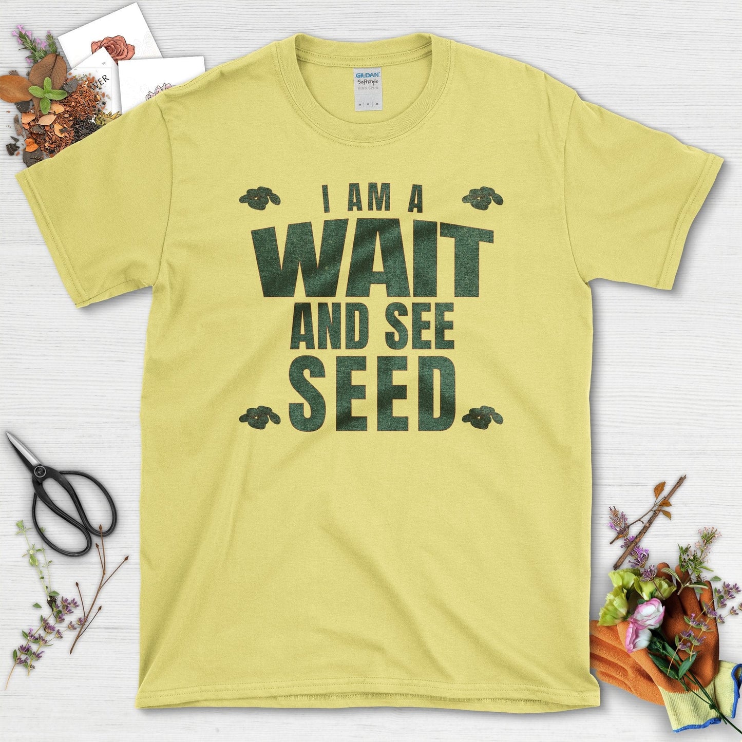 Wait And See Seed T-Shirt Cornsilk / S T-Shirt